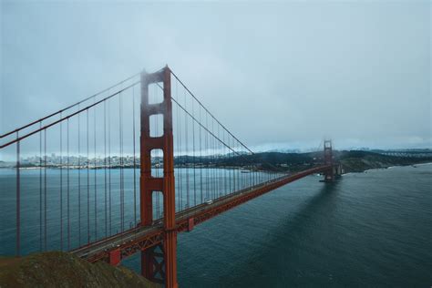 무료 이미지 바다 골든 게이트 브릿지 샌프란시스코 현수교 황금의 반사 문 캘리포니아 산 프랑크푸르트 케이블