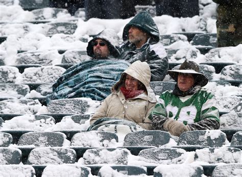 19 Amazing Photos From The Nfls Epic Snow Day Gallery Ebaums World