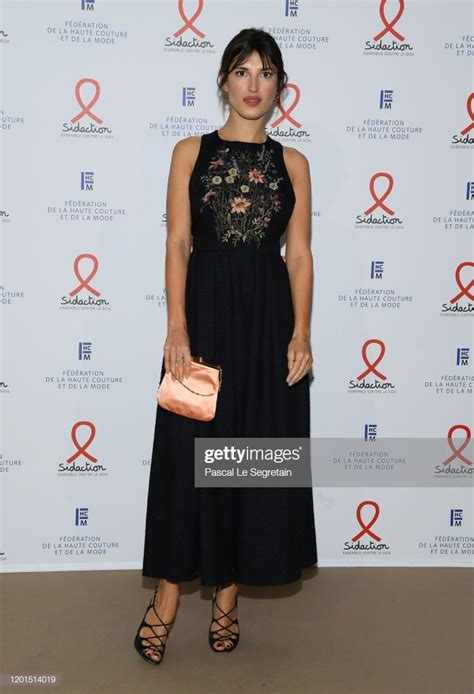 Jeanne Damas Attends Sidaction Gala Dinner 2020 At Pavillon Cambon On ニュース写真 Getty Images