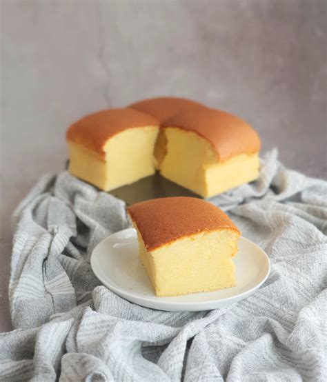 Taiwanese Castella Cake Super Fluffy Jiggly By Chu S Life Foodistisch In Asian