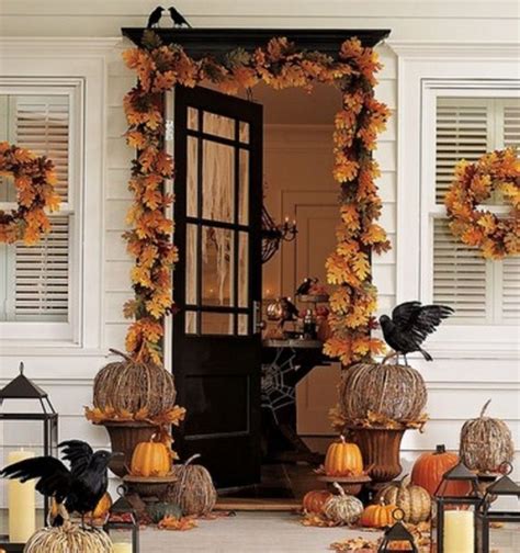 70 Cute And Cozy Fall And Halloween Porch Décor Ideas Shelterness