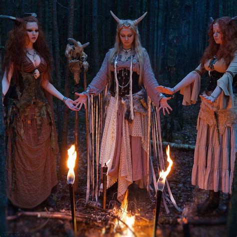 A Love Ritual By Anhen On Deviantart Brujas Diosa Triple Arte De La