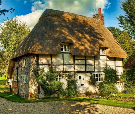 18 Gorgeous English Thatched Cottages