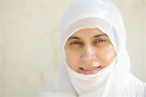 Premium Photo Desperate Arabic Woman On Middle East