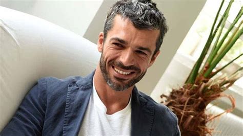 He is an actor and producer, known for omaa tietä etsimässä (2010), lezioni di. Luca Argentero: la figlia è una ballerina provetta - FOTO ...