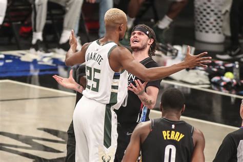 Milwaukee Bucks Vs Brooklyn Nets Game 3 Preview Out Of Options Brew