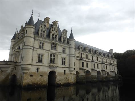 Loire Valley Experiences: Chateau de Chenonceau...still beautiful on a ...