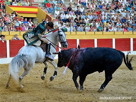 Porque estaba todo dado para que esto así ocurriera! Farpas Blogue: Momentos de Glória de Miguel Moura ontem em ...