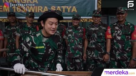 Foto Pria Ini Nekat Masuk Markas Tni Aksi Yang Dilakukannya Bikin