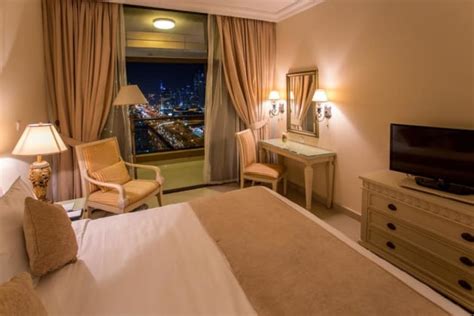 mercure dubai barsha heights hotel suites apartahotel dubai from £120