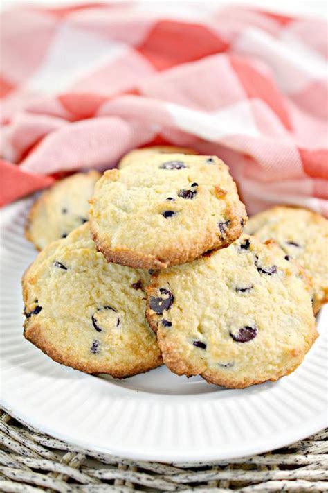 We love to bake all year round and we definitely do more during the holiday one of our recipes are these loaded healthy chocolate chip cookies. BEST Keto Cookies! Low Carb Keto Chocolate Chip Cookie Idea - Simple Sugar Free - Gluten Free ...