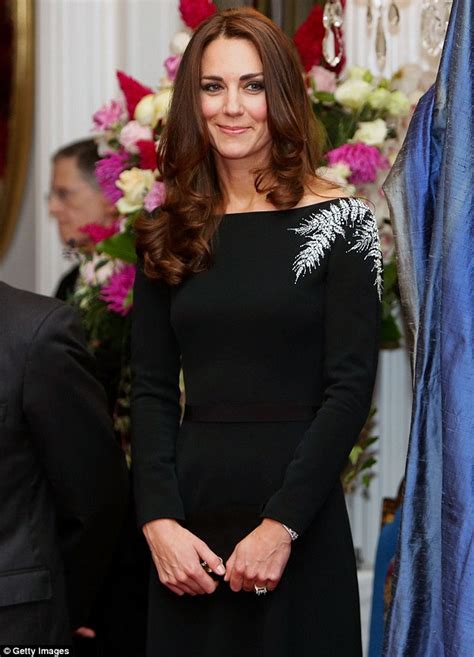 Kate Middleton Dazzles On Her First Night Out Down Under In Jenny Packham Gown Daily Mail Online