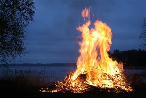 Teen Bonfires Can Cause Serious Injuries Burn Surgeon Warns