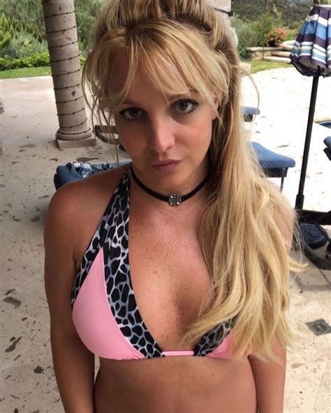 Britney Spears Stuns Barefaced In Her Backyard As Fans Deem Her