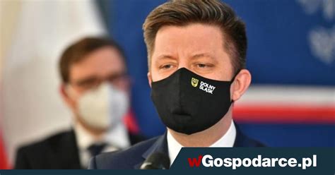 Michał dworczyk najpierw potwierdził, że wszystko się zgadza. Zapisy na szczepienia przeciw COVID-19. Znamy termin! - wGospodarce.pl
