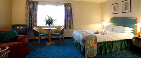 Read 3792 verified reviews from real guests of mercure london heathrow airport in hillingdon, rated 7.4 out of 10 by booking.com guests. COMFORT HOTEL HEATHROW, London | 64% off | Hotel Direct