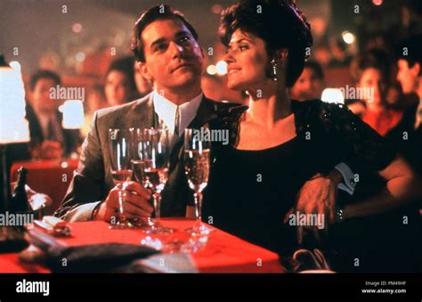Goodfellas Ray Liotta Lorraine Bracco © 1990 Warner Brothers Stock