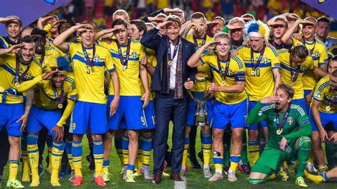 Med fotboll i världsklass och storpublik på läktarna runt om i england. Sverige vann U21-finalen - Sport | SVT.se