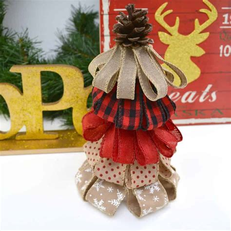 Christmas tree ribbon ideas: burlap christmas tree
