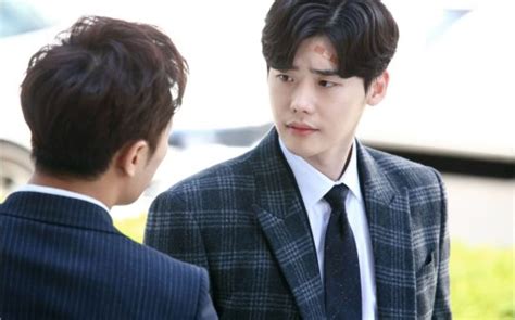 While You Were Sleeping Drops Hints About Lee Jong Suk And Lee Sang Yeob S Tense Relationship