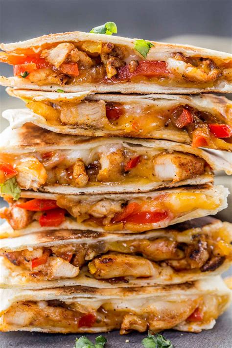 Drain water from canned chicken and canned tomatoes and chiles. Chicken Fajita Quesadilla Recipe - Valentina's Corner