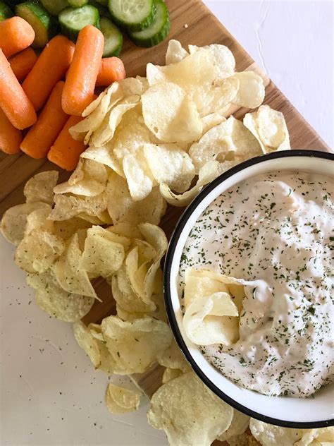 The best chip & veggie dip