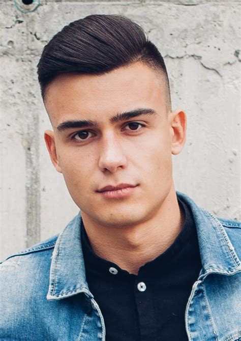 In order to achieve a simple yet stylish look, just tell your barber to cut your hair evenly. 30 Mens Hair Trends - Mens Hairstyles 2021 - Haircuts ...