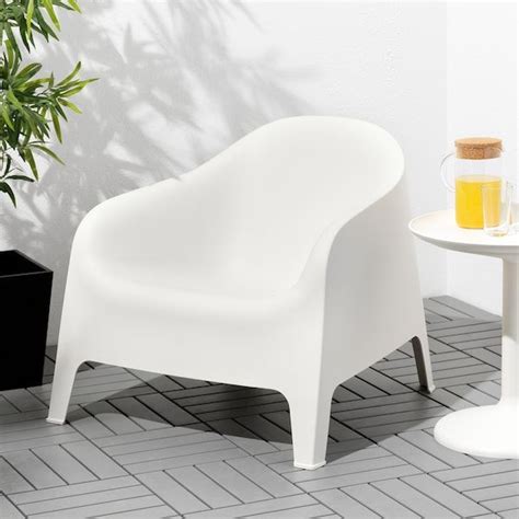 I went to ikea yesterday for the second time in 3 days to exchange a defective item i bought there. SKARPÖ white, Armchair, outdoor - IKEA in 2020 | Ikea ...