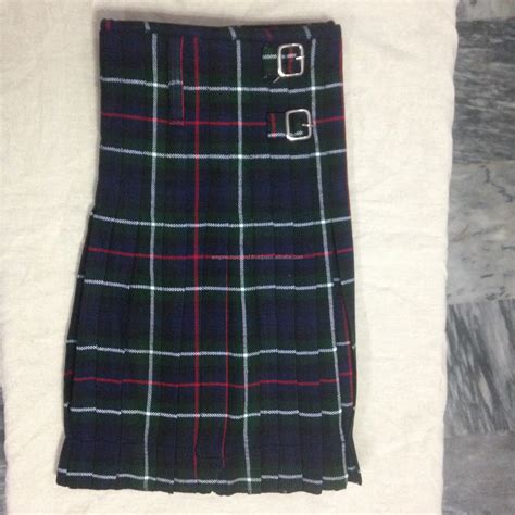 Irish National Tartan Scottish Traditional 8 Yards Kilt With 3 Leather