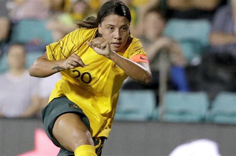 Creates a tooon of chances, has the backline going crazy but apparently cant finish for her life. Sam Kerr focused on leading Red Stars to NWSL title