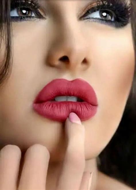 Pin By Jglowrey On Visages Ltd Beautiful Lips Women Lipstick Beautiful Eyes