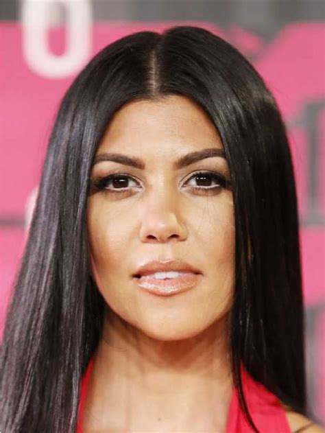 Kourtney Kardashian Shows Off Her Ivf Body In A New Bikini Photo Web