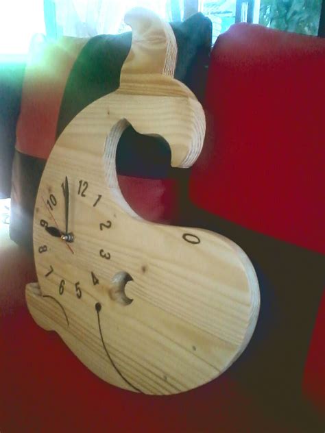 Potong kayu berbentuk lingkaran dan buat sebanyak 12. KAIWANCI ART: jam dinding kayu unik simple n murah meriah