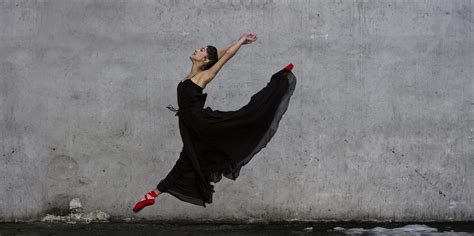 These 11 Beautiful Photographs Of Ballet Dancers In Nyc Will Have You Dancing In The Streets
