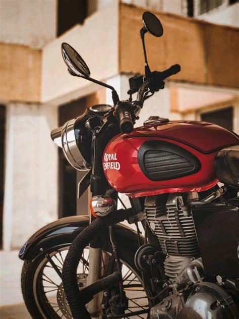 Read royal enfield classic 350 reviews from genuine buyers and know the pros and cons of classic 350. Royal Enfield Classic 350 Cherry Red 2018 | Royal enfield ...
