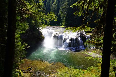 Lower Lewis River Falls Attractively Wide River Waterfall