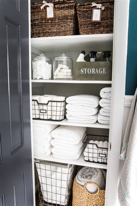 32+ Creative DIY Towel Storage Ideas & Designs For Bathroom In 2021