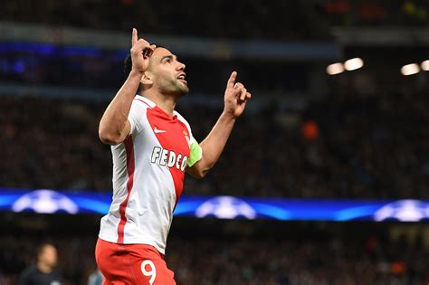 Hij verruilde as monaco in september 2019 voor galatasaray. Radamel Falcao extiende su contrato con el Mónaco