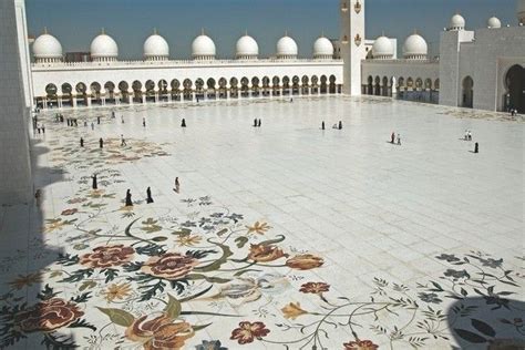 Courtyard Designed By Kevin Dean At The Sheikh Zayed Grand Mosque In