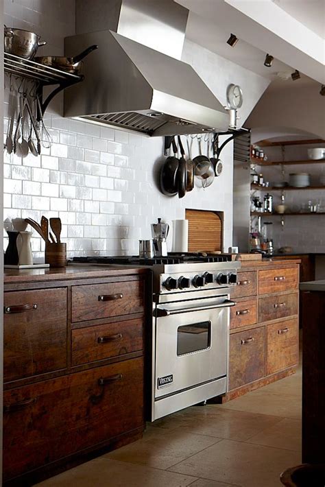 15 Stunning Kitchens With Stained Cabinets Rustic Kitchen Cabinets