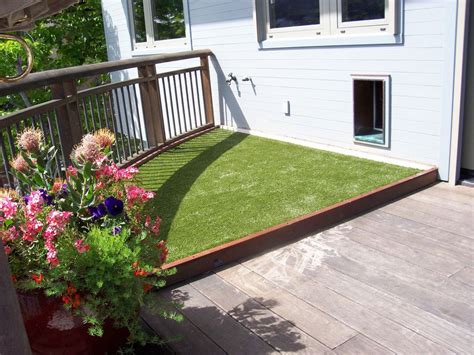 Dog area in garage ideas. Pet Patio with K9Grass - ForeverLawn West | Dog spaces ...
