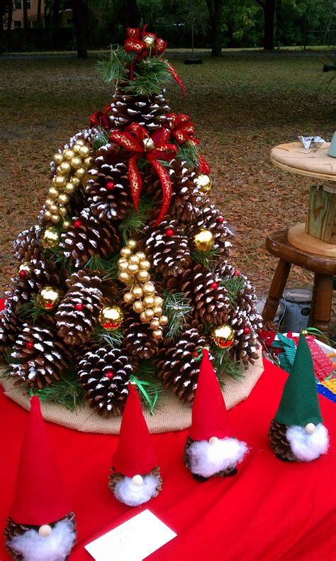 37 Amazing Pine Cone Christmas Tree Decorations Ideas