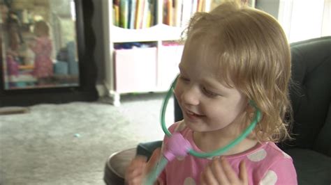 3 Year Old Hailed As Hero After Mom Has Seizure