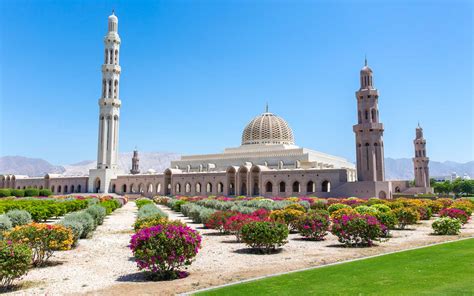 جامع السلطان قابوس الأكبر تحفة فنية تؤكد جمال الفن الإسلامي السبيل
