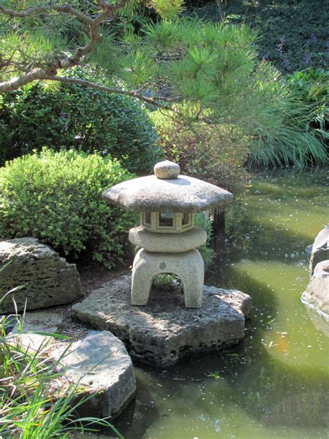Japanese gardens are often admired for their structure and symbolism. 20 Lovely Japanese Garden Designs for Small Spaces