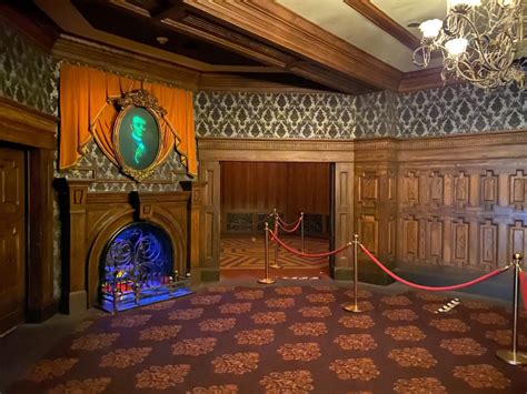Photos The Haunted Mansion Materializes Modified Stretching Room Walk Through Scene At The