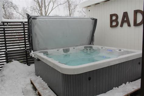 Alt materiale på www.select.no er. MARY: Mellandagsrea på SPA & BAD Interiör