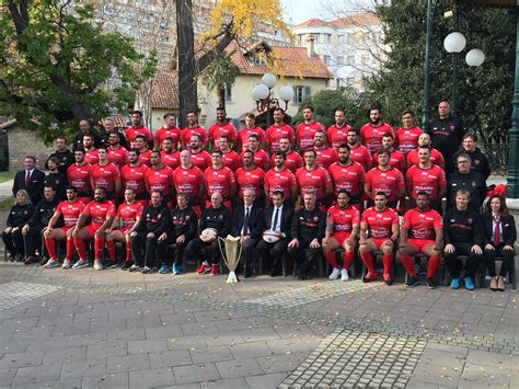 La Photo Officielle Du Rugby Club Toulonnais 2015 2016 A été Prise