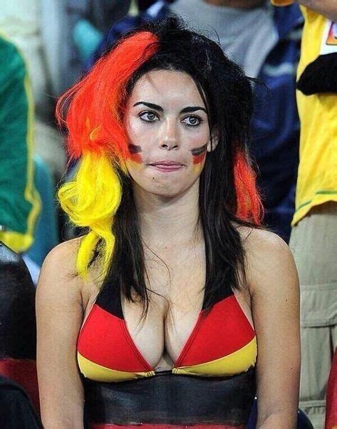22 Of The Hottest Ever Female Football Fans From Around The World Soccer Girl Football Girls