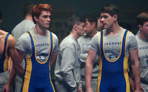 Kj Apa Says Hed Love To Be Part Of A Gay Storyline On Riverdale